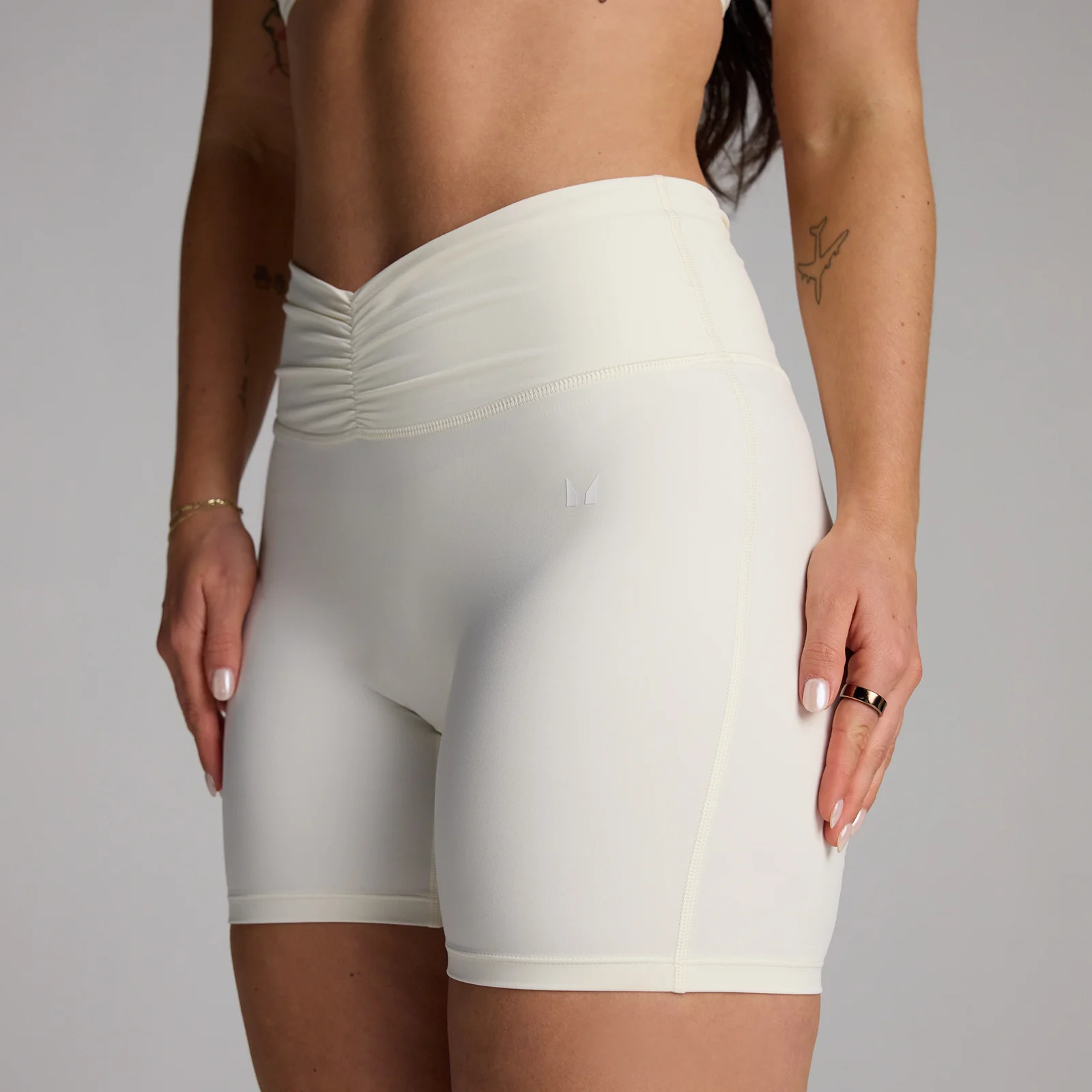 Pantaloni Scurți MP Tempo cu Frontal Încreţit pentru Femei - Cocos - S Imagine 1