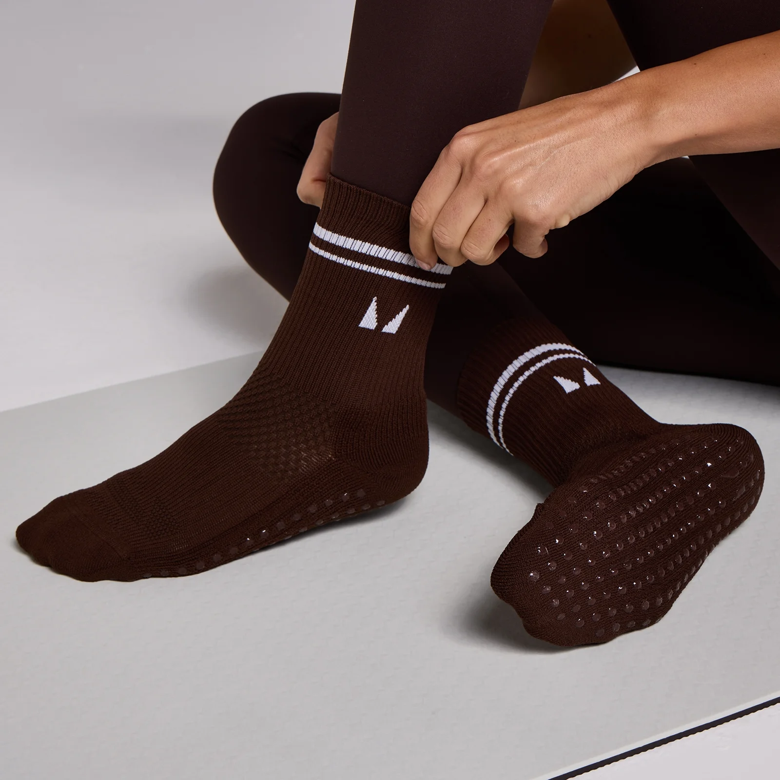 MP Pilates Socks (2 pack) - Cocoa/Pearl - UK 2-5 Imagine 4
