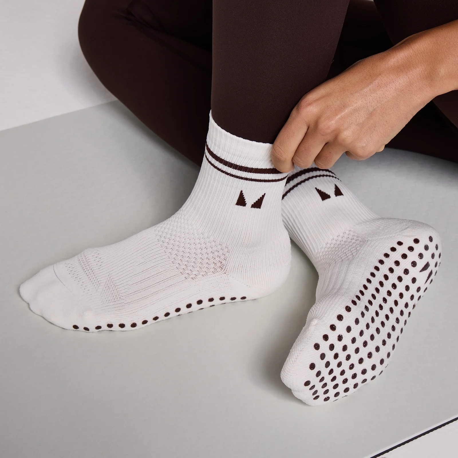 MP Pilates Socks (2 pack) - Cocoa/Pearl - UK 2-5 Imagine 3